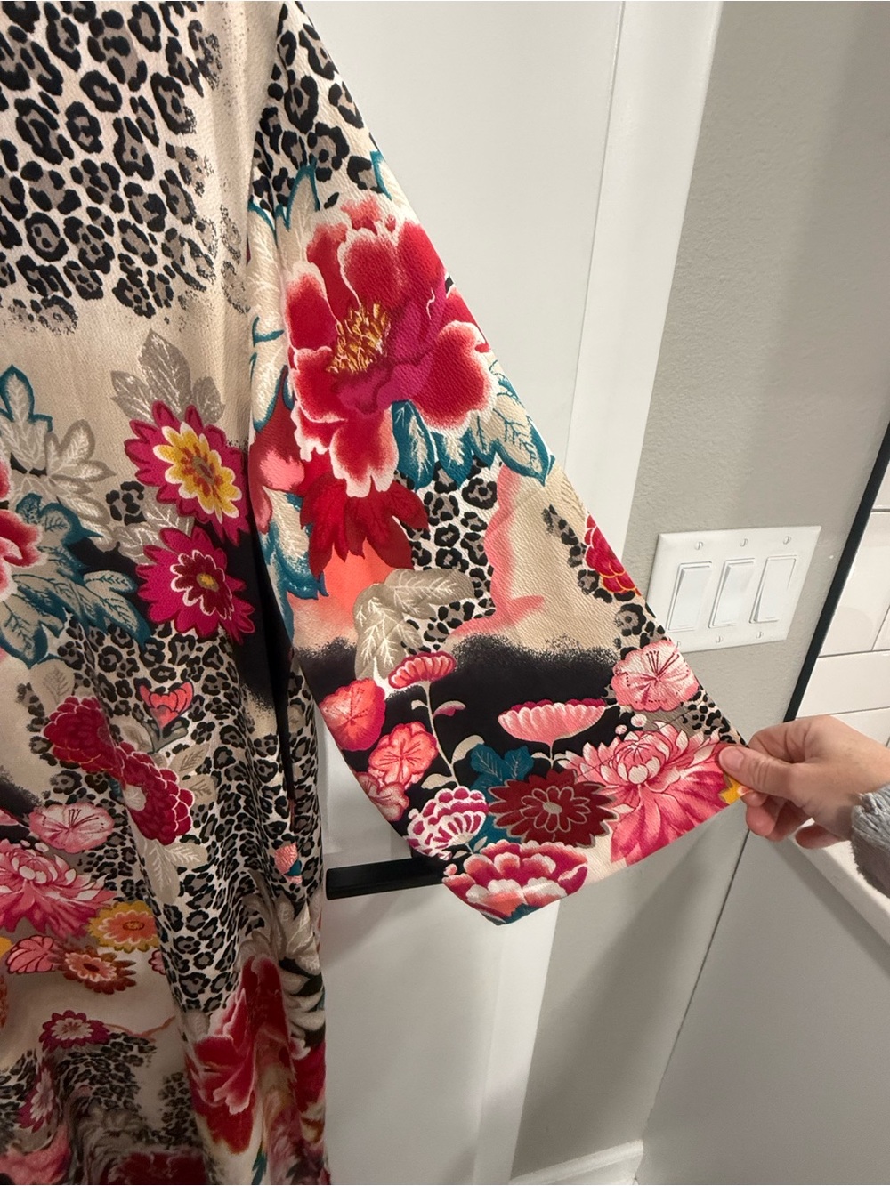 Natori Multicolor Floral Animal Print Kaftan Gown V-Neck 3/4 Sleeve XL - Picture 4 of 6